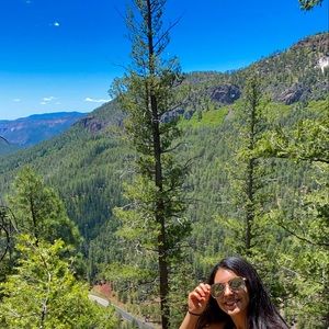 Meet your Posher, Raquel